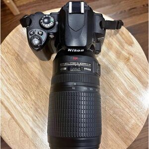 Nikon D40 Camera with Zoom Lens